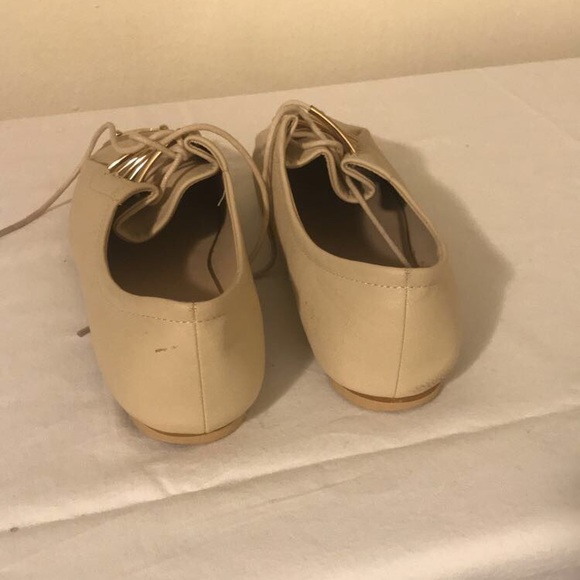 Cream with Gold Toe Laced Flats - Picture 6 of 7